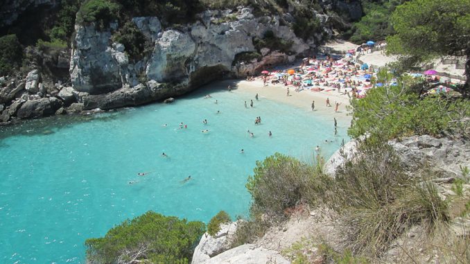 beach-menorca-pixabay