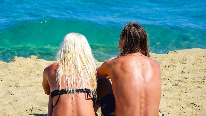 couple-2182097_1280